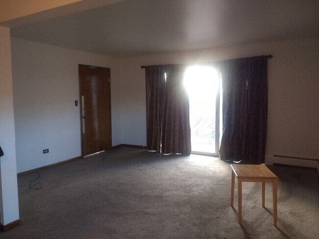 Frontroom - 7144 99th St
