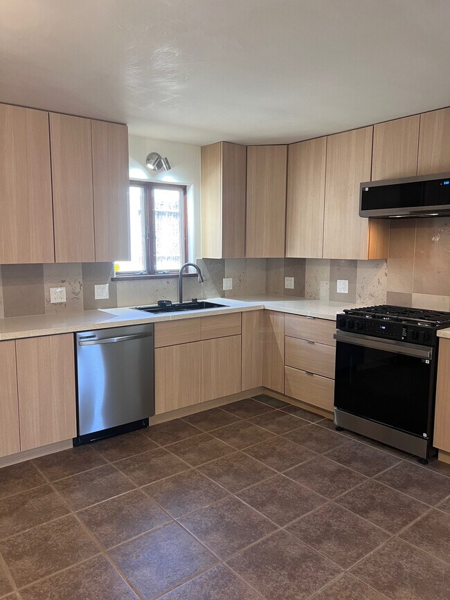 Foto del edificio - 1022 Don Diego Ave