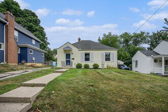 Building Photo - 1207 Prescott Ave