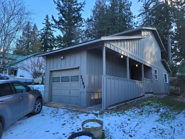 Building Photo - Updated 3 Bedroom with Cozy wood stove - F...