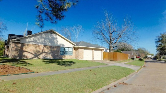 Building Photo - 6102 Black Gum Dr