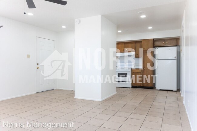Building Photo - 2 br, 1 bath House - 905 N Walnut Ave