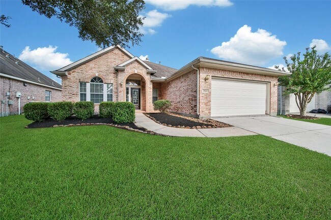 Building Photo - 25604 Southwood Oaks Ct