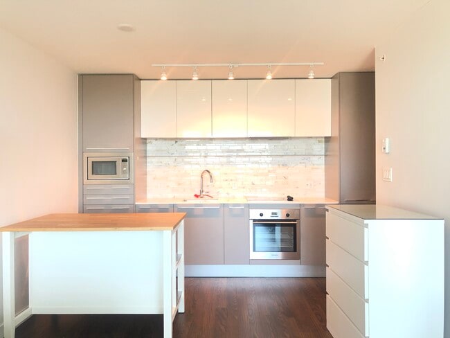 Photo du bâtiment - 8131 Nunavut Ln