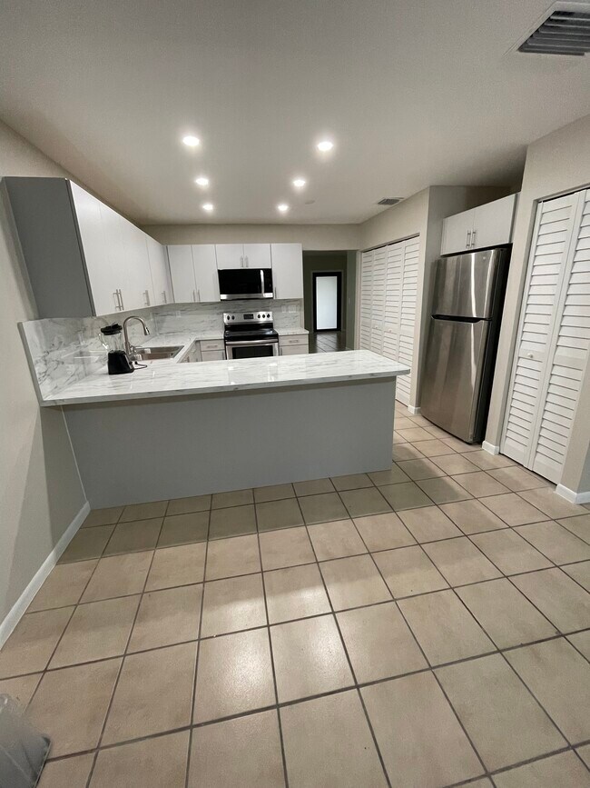 Foto del edificio - 2435 SW 109th Ct