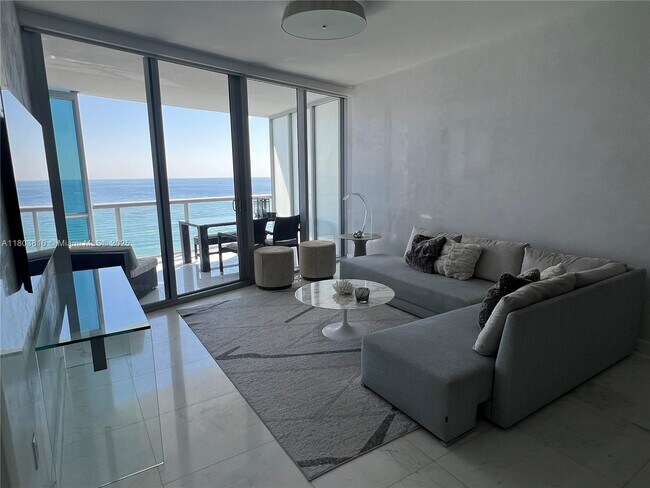 Building Photo - 17121 Collins Ave