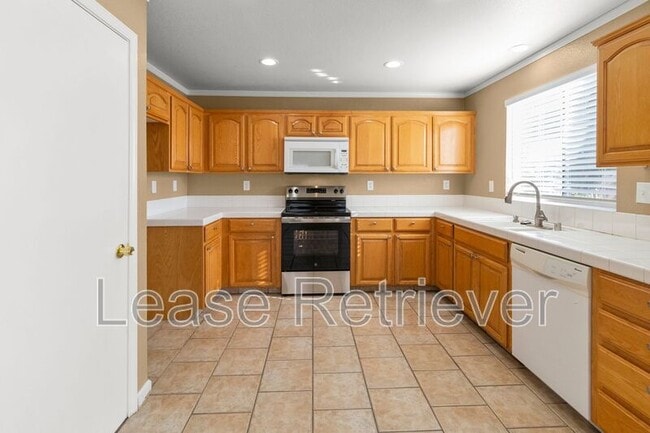 Building Photo - 630 Pombo Square Dr