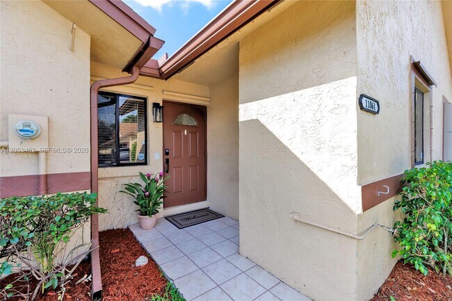 Foto del edificio - 11061 NW 38th Pl