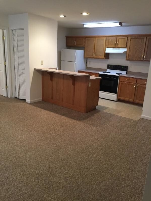 Building Photo - 2813 Glenview Dr