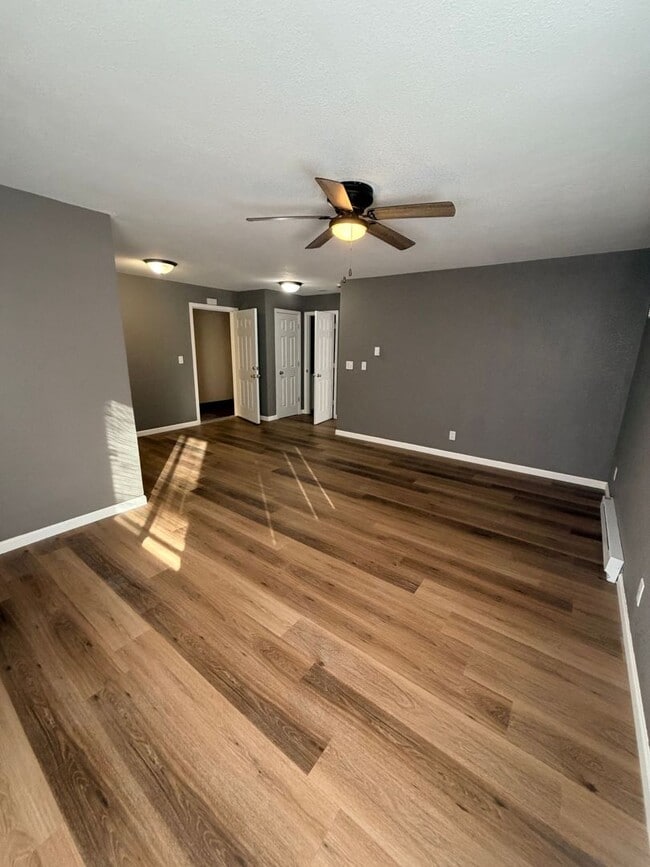 Interior Photo - Maple Ave Apartments