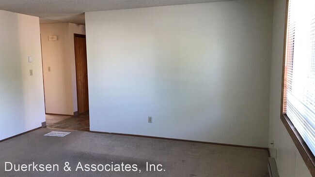 Building Photo - 605 NW Kings Blvd
