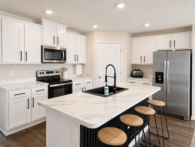 Foto del edificio - Enjoy the lifestyle that Cross Creek has to offer!