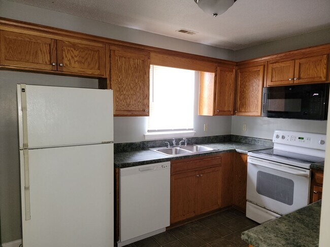 Building Photo - 101 Keyport Ct