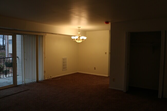 Living Area - 7527 Riverdale Rd
