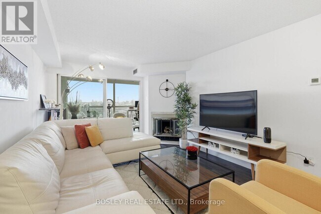 Building Photo - 705 King St W