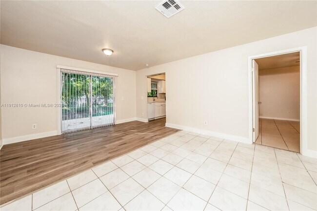 Foto del edificio - 586 Udell Ln