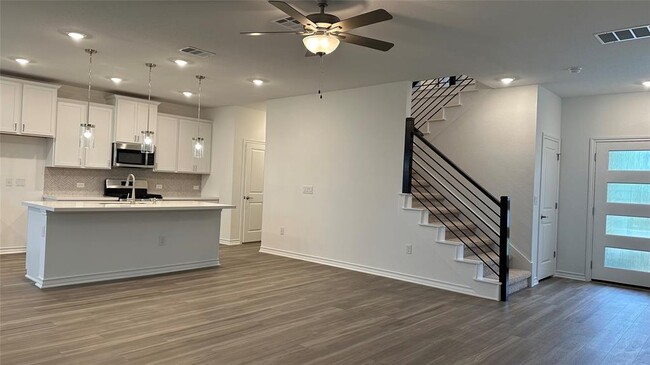 Building Photo - 2904 St Regis Dr
