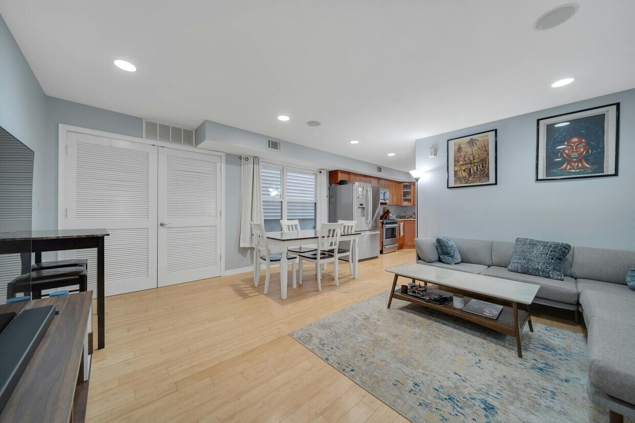 Primary Photo - 439 2nd St