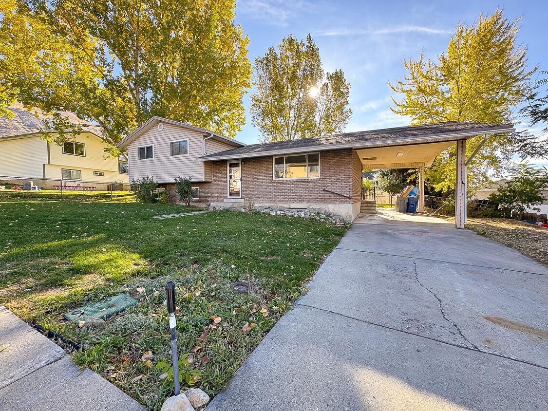 Foto principal - 1340 E Navajo Dr