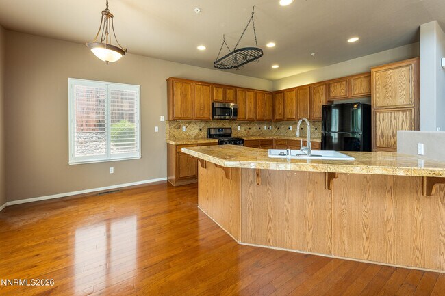 Building Photo - 3270 Creekside Ln