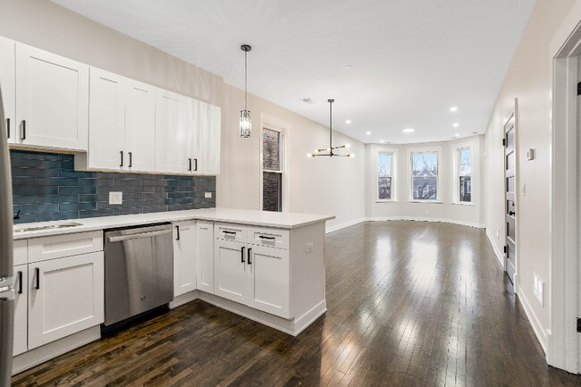 Building Photo - 1704 N Springfield Ave