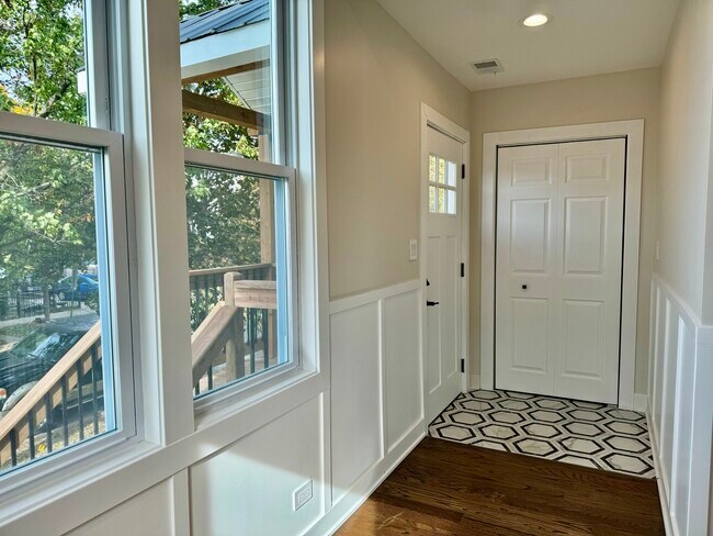 Building Photo - 3135 S 53rd Ave