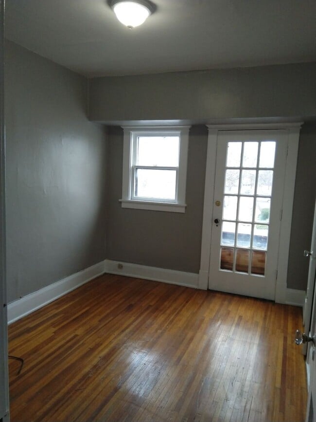 Building Photo - 9 Delwood Rd