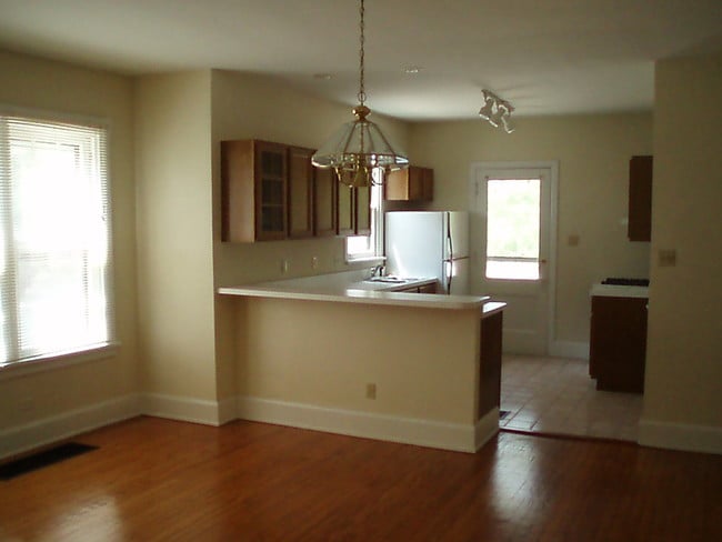 Building Photo - 523 Missouri Ave