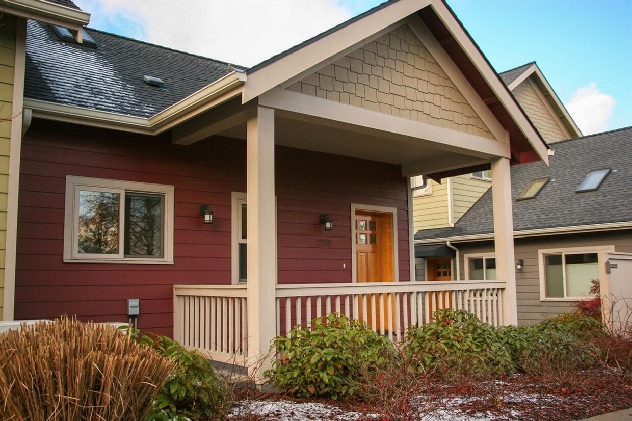 Coming Soon! 1 bed Condo with Loft - Coming Soon!  1 bed Condo with Loft