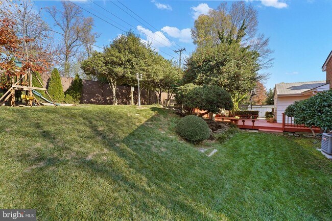 Building Photo - 7918 Jansen Dr