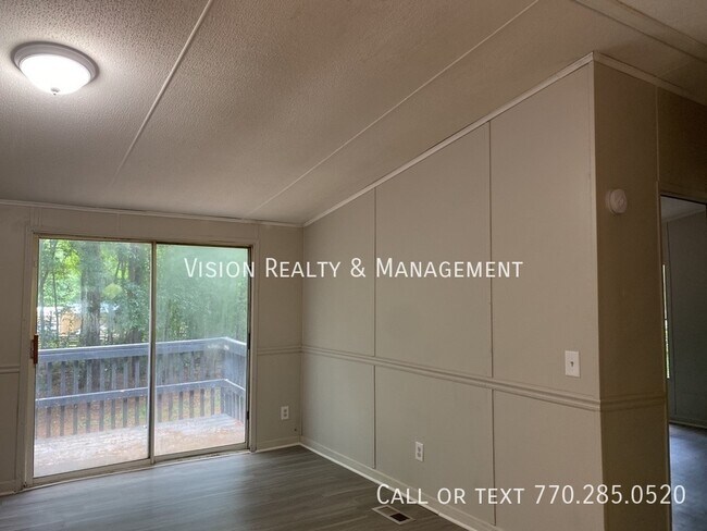 Building Photo - 54 Crest Road