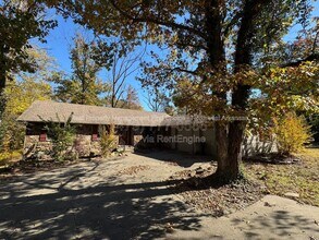 Building Photo - 23 N Howard Pl