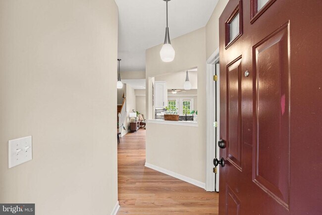 Building Photo - 2082 Deer Run Dr