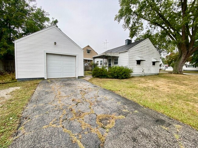 Building Photo - 212 Hilbish Ave