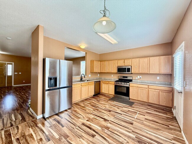 Building Photo - Stunning Townhome in Fountain, CO — Mountain Views, Corner Lot, Minutes from Fort Carson & Peters...
