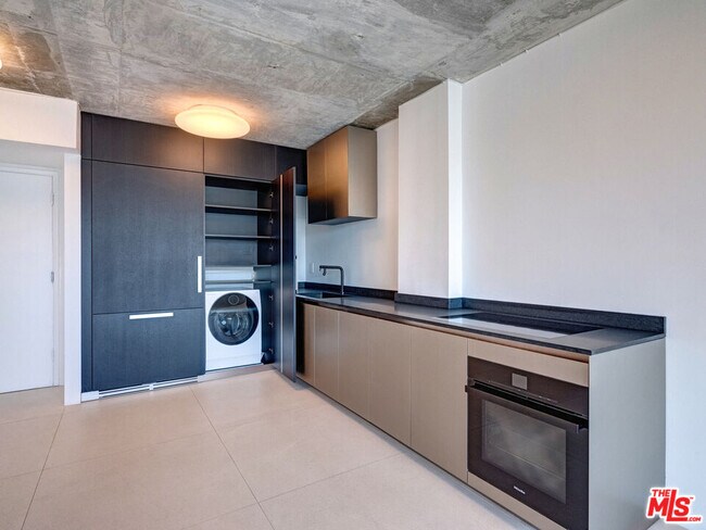 Foto del edificio - 969 Hilgard Ave