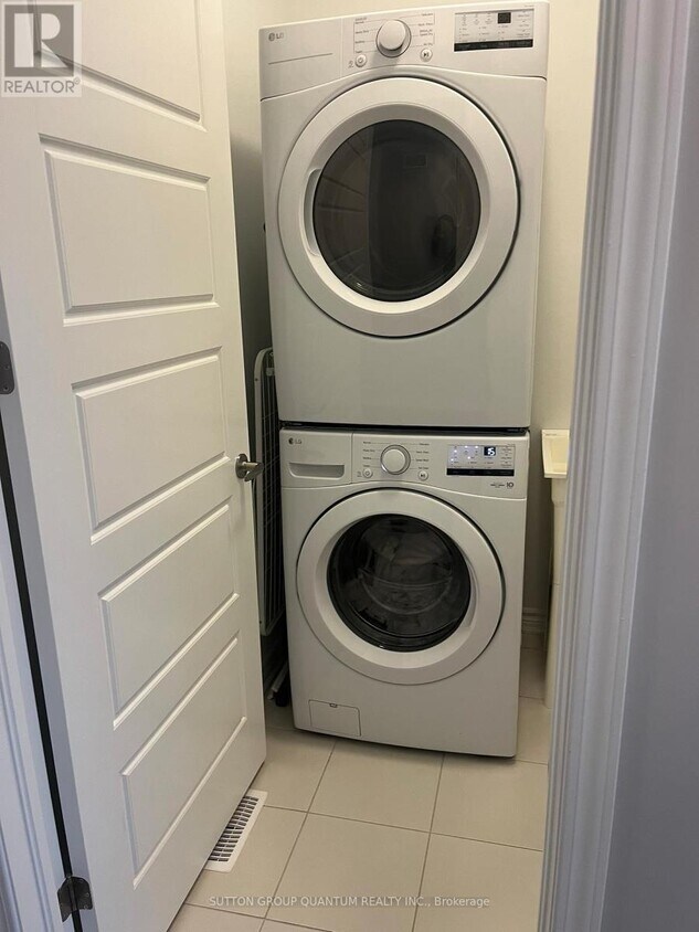 Building Photo - 1197 Anson Gate