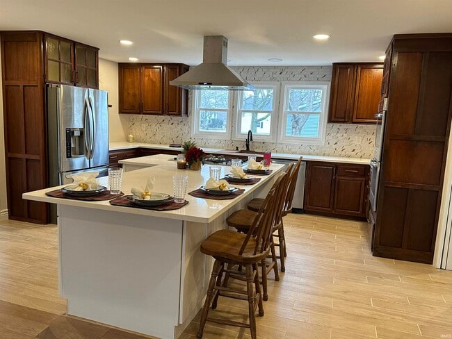 Building Photo - 126 E North St