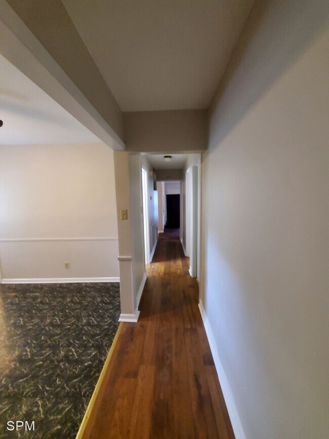 Building Photo - 3 br, 2 bath House - 626 Kennan Road, NW