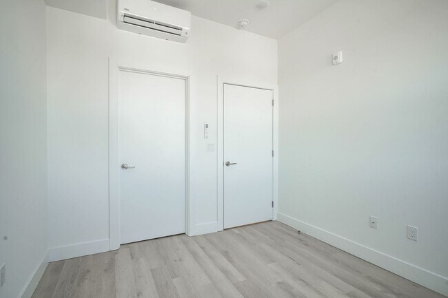 Foto del edificio - 2644 Coral St