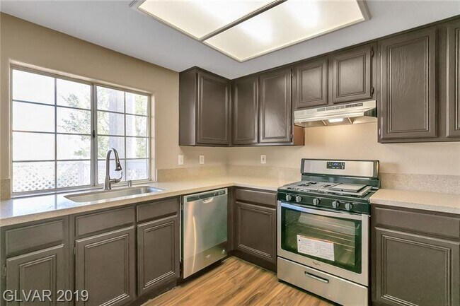 Building Photo - 1676 Normandy Way
