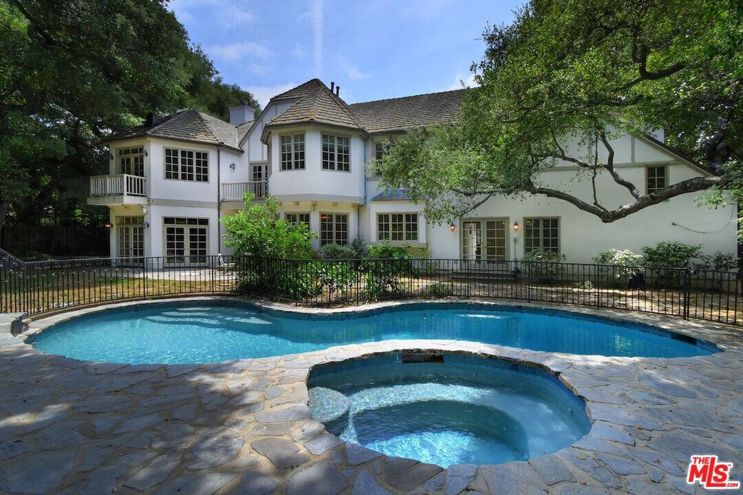Foto principal - 3254 Oakdell Rd