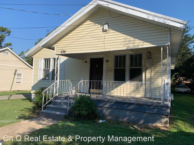 Foto del edificio - 3 br, 2 bath House - 624 W. Warner Ave