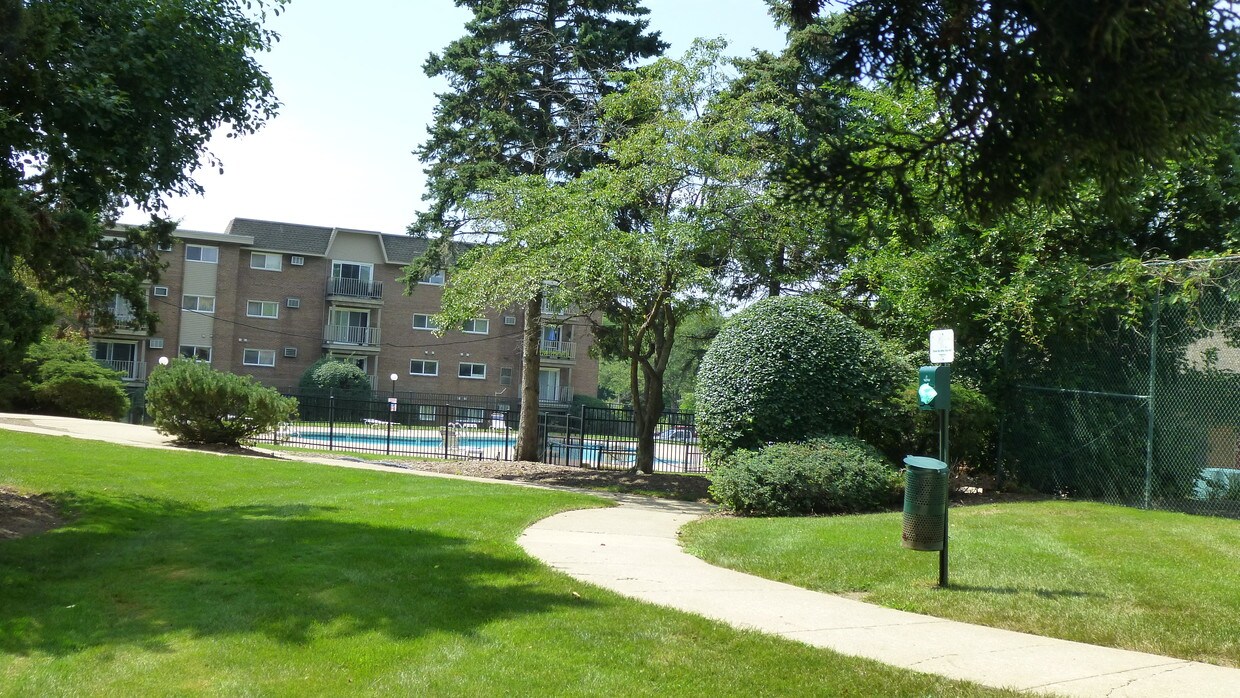 Primary Photo - 2301 Beau Monde Dr