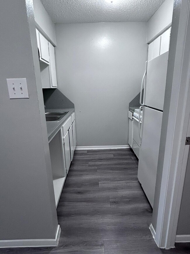 Foto del edificio - 1700 W McIntyre St