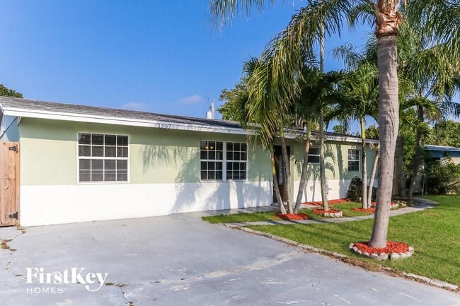 Building Photo - 1357 Drexel Rd