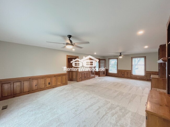 Building Photo - 344 Cedar Ln