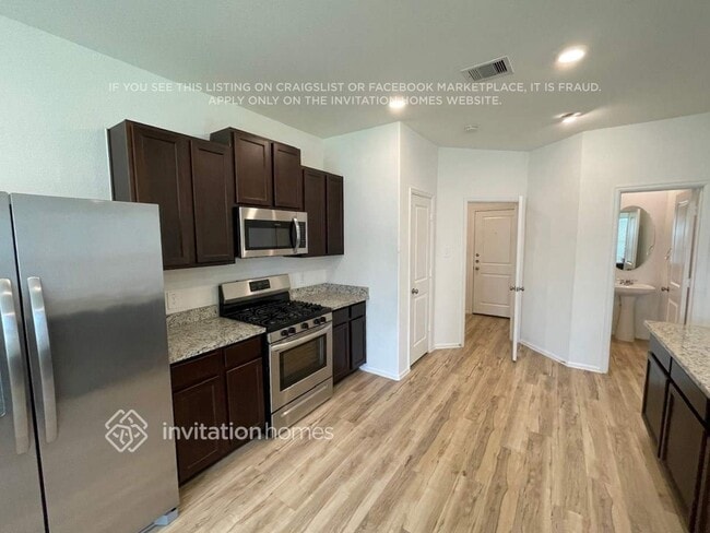 Foto del edificio - 24143 Laurel Farms Dr