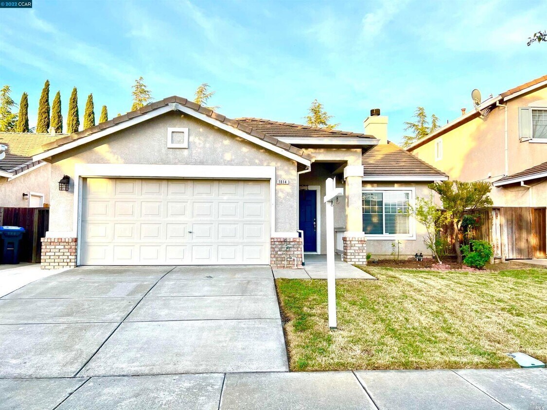 Primary Photo - 1814 Autumn Meadow Dr