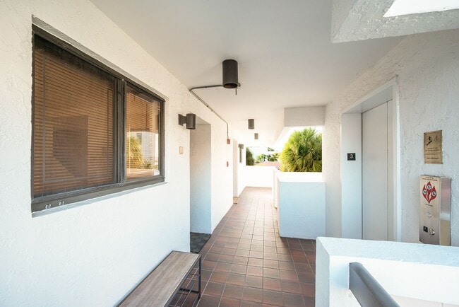 Building Photo - 2600 Cardena St